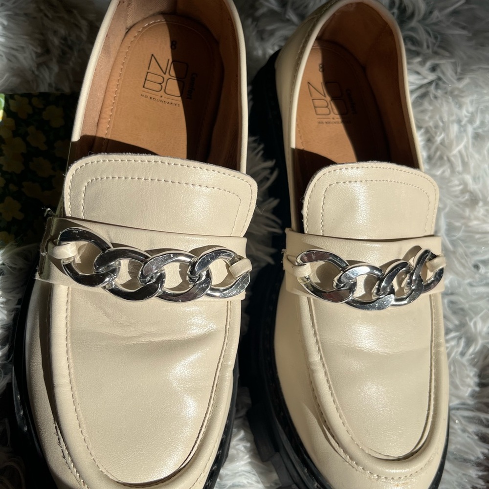 No Boundaries Cream Loafers with Chain Accent - Picture 7 of 11